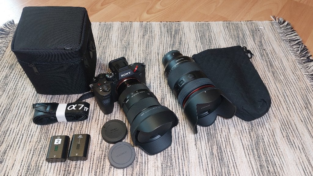 Sony A7 iv + Sigma 24-70 + Samyang 35-150, 33 mégapixels, Écran inclinable/pivotant, Enlèvement ou Envoi, Comme neuf