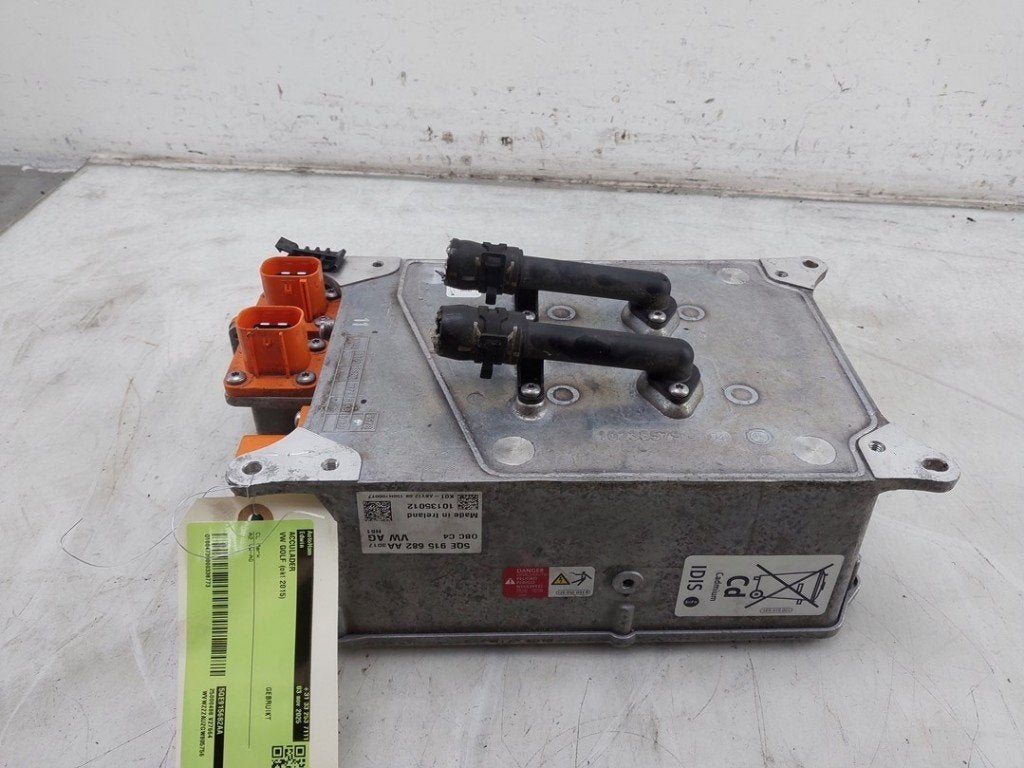 CHARGEUR DE BATTERIE (|5QE915682K|5QE915682L|5QE915682AA|), Dhr. J. Ham, Utilisé, Administratie@autoham.nl, Nijkerkerstraat 27a 27a
3821 CD  AMERSFOORT, NL