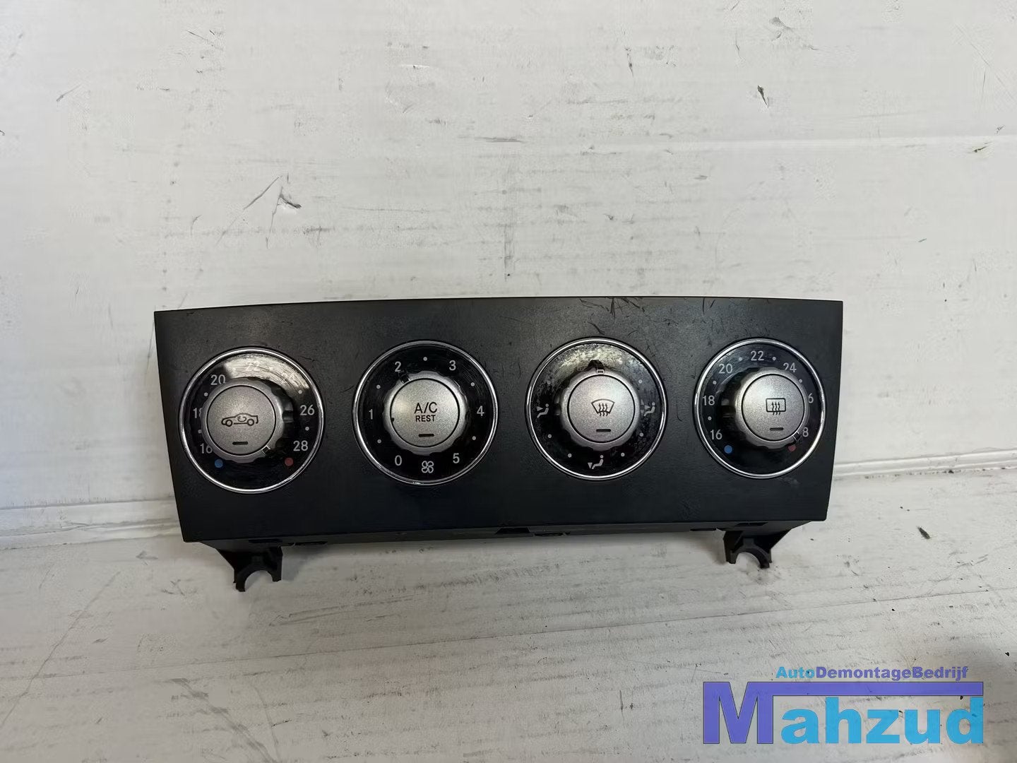 MERCEDES SLK R171 Kachel paneel A1718301385 2004-2011, Gebruikt, Mercedes-Benz AG, Mercedes-Benz, Mercedesstrasse 120
70372  Stuttgart, DE