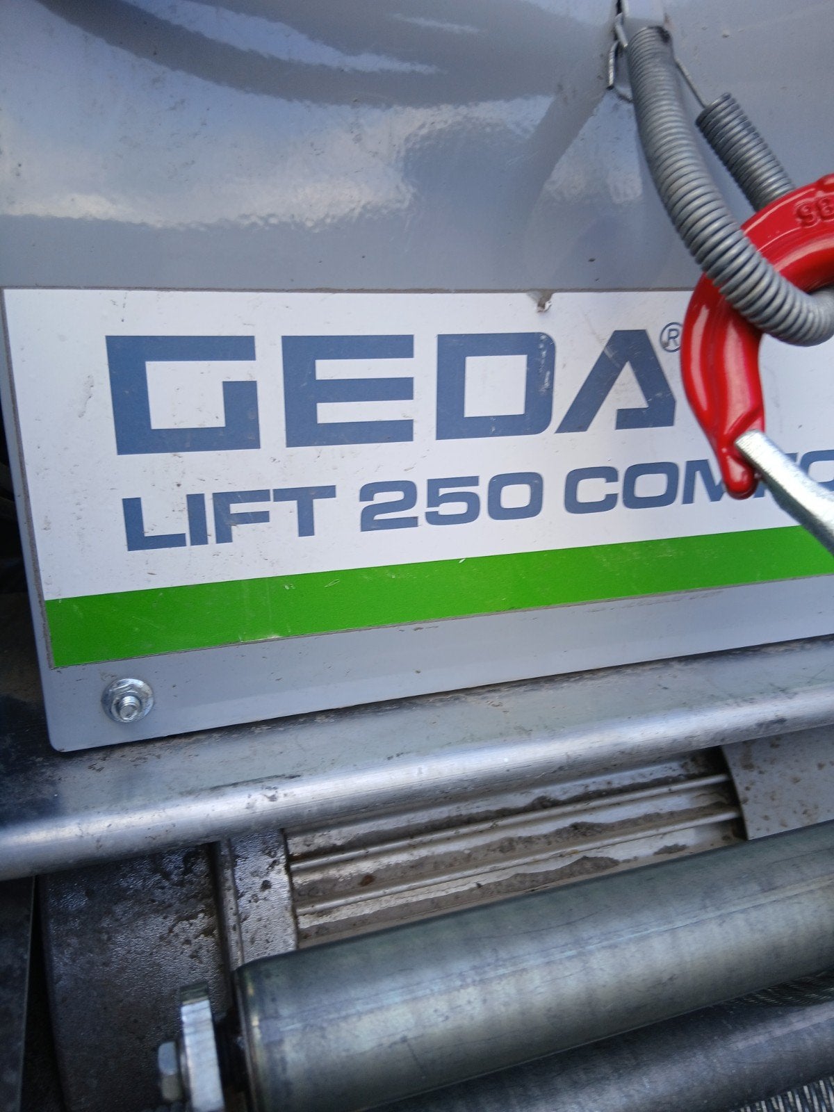 Monte-charge tuiles GEDA LIFT COMFORT 250KG,  19 mètres 50., Bricolage & Construction, Monte-charges, Enlèvement