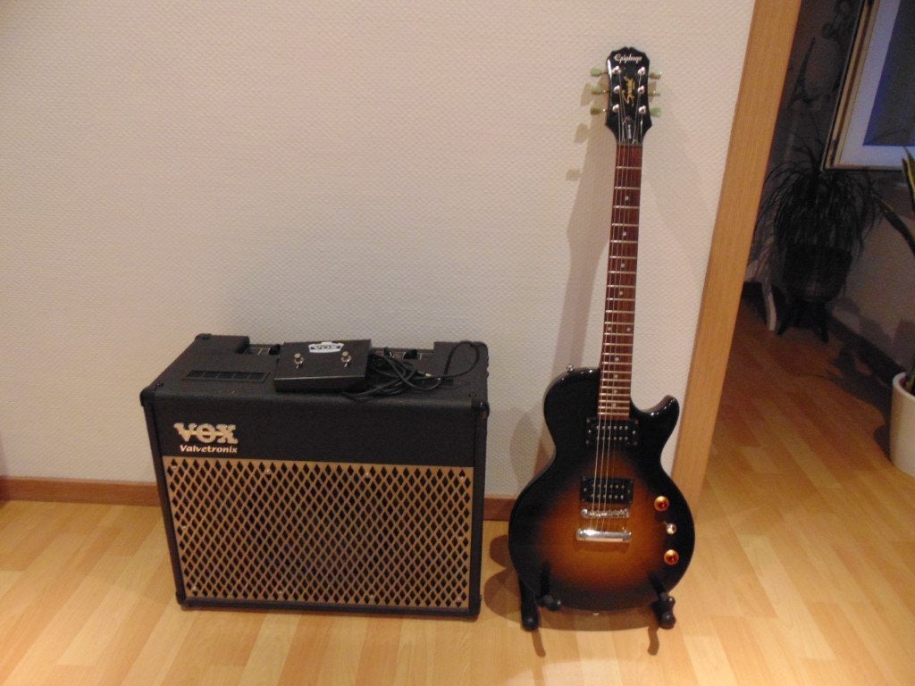 Gitaar Les Paul Epiphone + Vox AD50VT Valvetronix lamp AMP ., Muziek en Instrumenten, Ophalen, Met versterker, Solid body, Nieuw