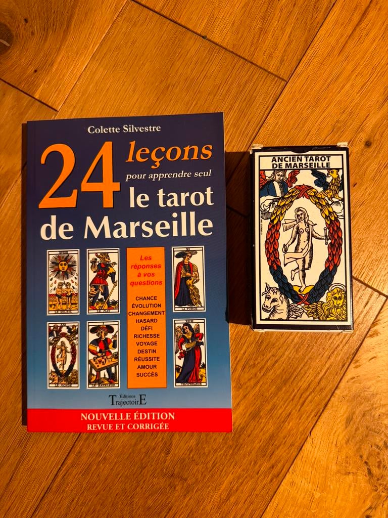 tarot de Marseille + livre, Enlèvement, Comme neuf
