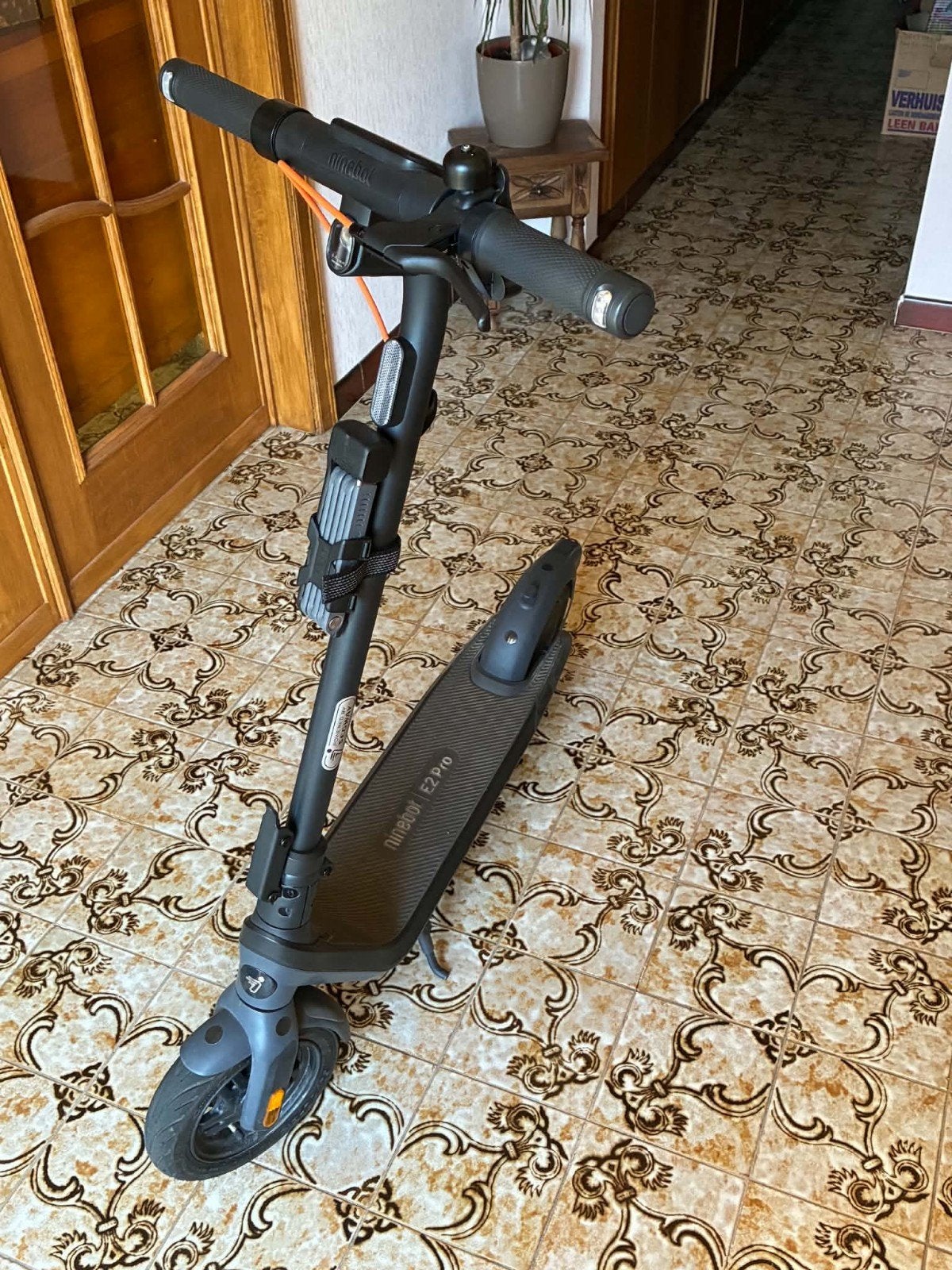 Segway-Ninebot E2 Pro Elektrische, Fietsen en Brommers, Ophalen, Zo goed als nieuw, Elektrische step (E-scooter), Segway-Ninebot E2 pro