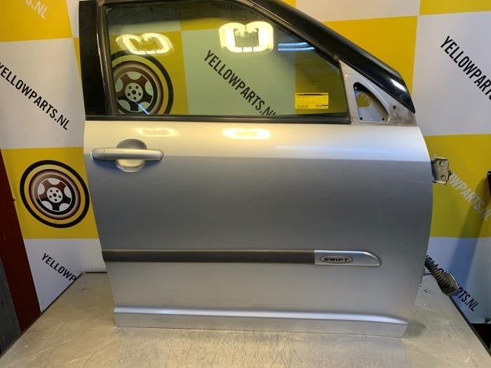 Portière 4portes avant droite d'un Suzuki Swift (Z2S), -, 3 mois de garantie, Utilisé, Porte