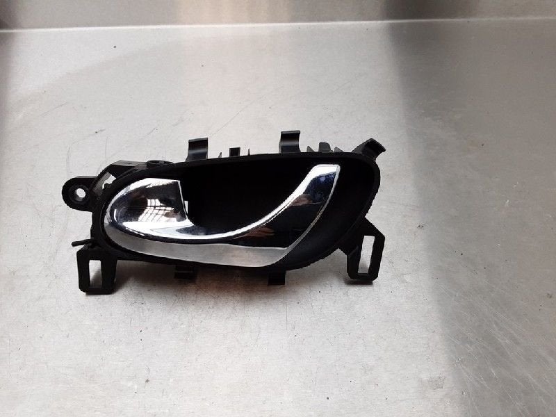 PORTIERGREEP BUITEN LINKS VOOR Nissan Qashqai (J11), Gebruikt, Voor, Nissan