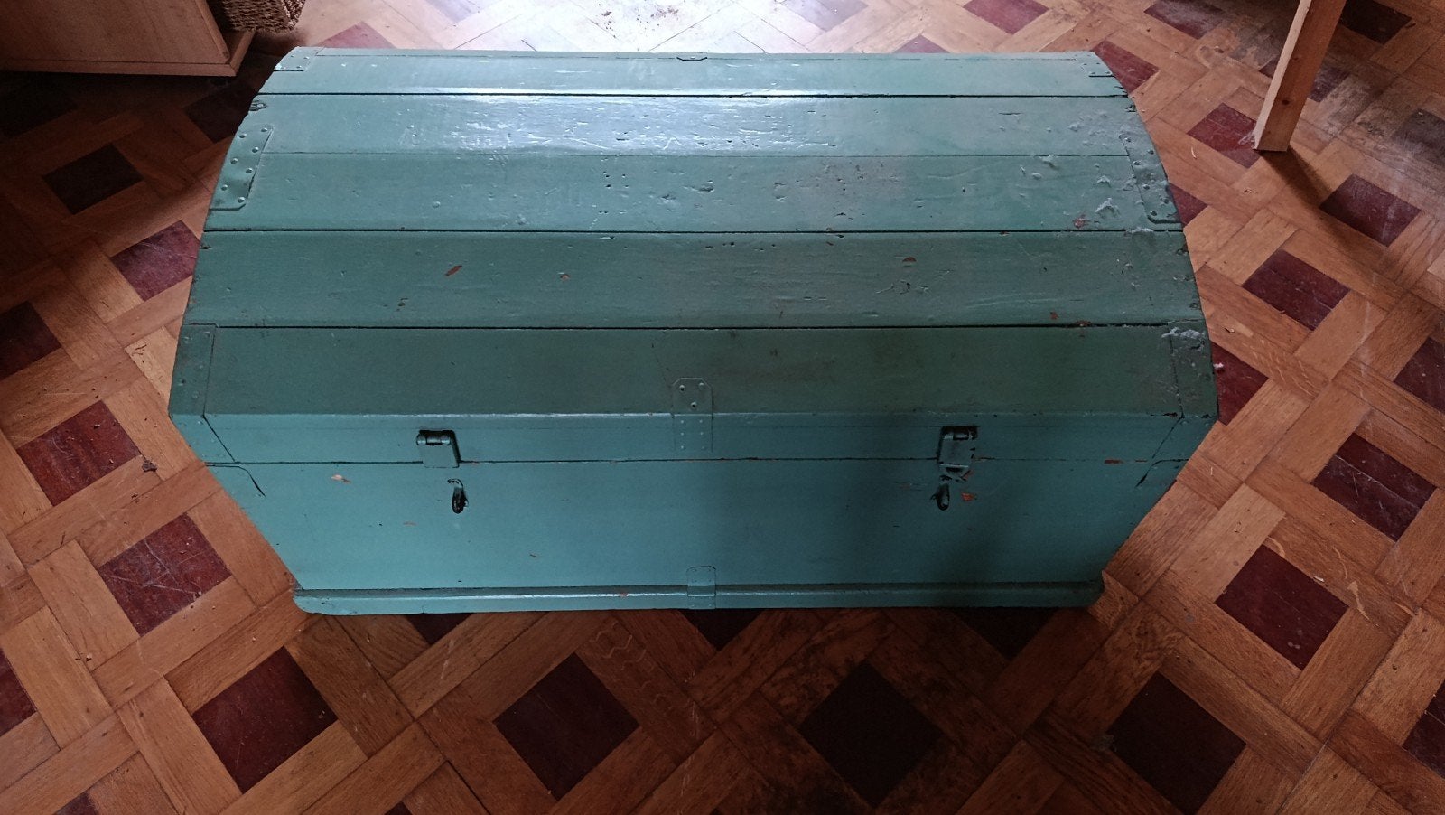 vieux coffre en bois a restaurer, 50 à 100 cm, Enlèvement, Utilisé, Moins de 50 cm