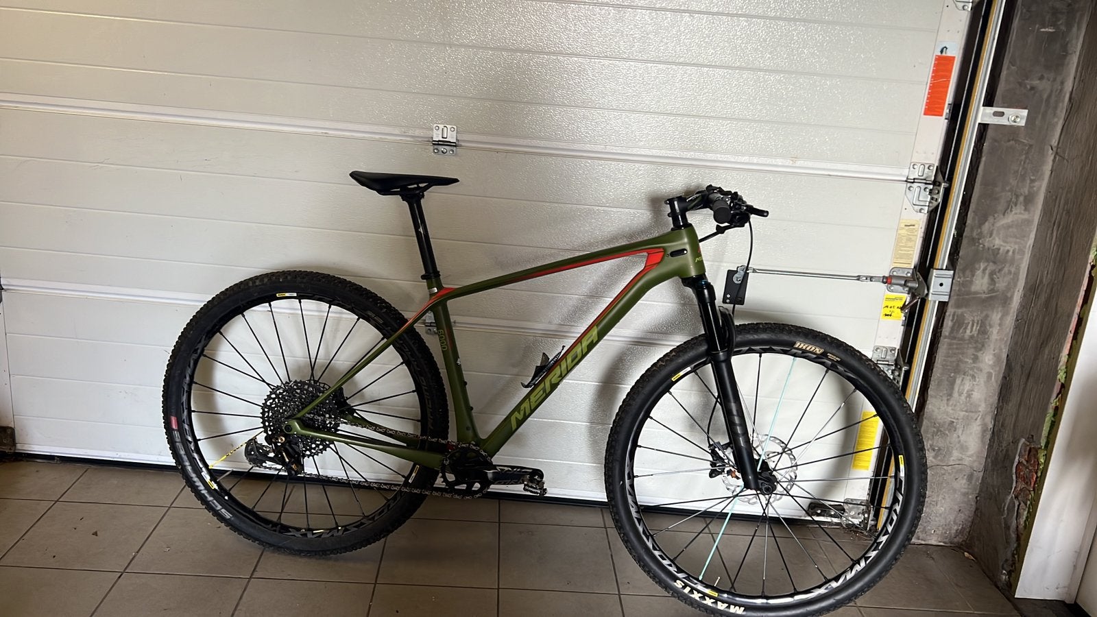 Merida 6000 BigNine Full carbon, Enlèvement, Comme neuf