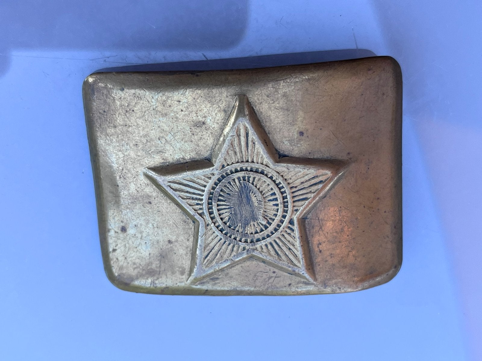 Lot 2 boucles + brassards nva ddr cccp russie russe, Collections, Objets militaires | Général, Enlèvement ou Envoi