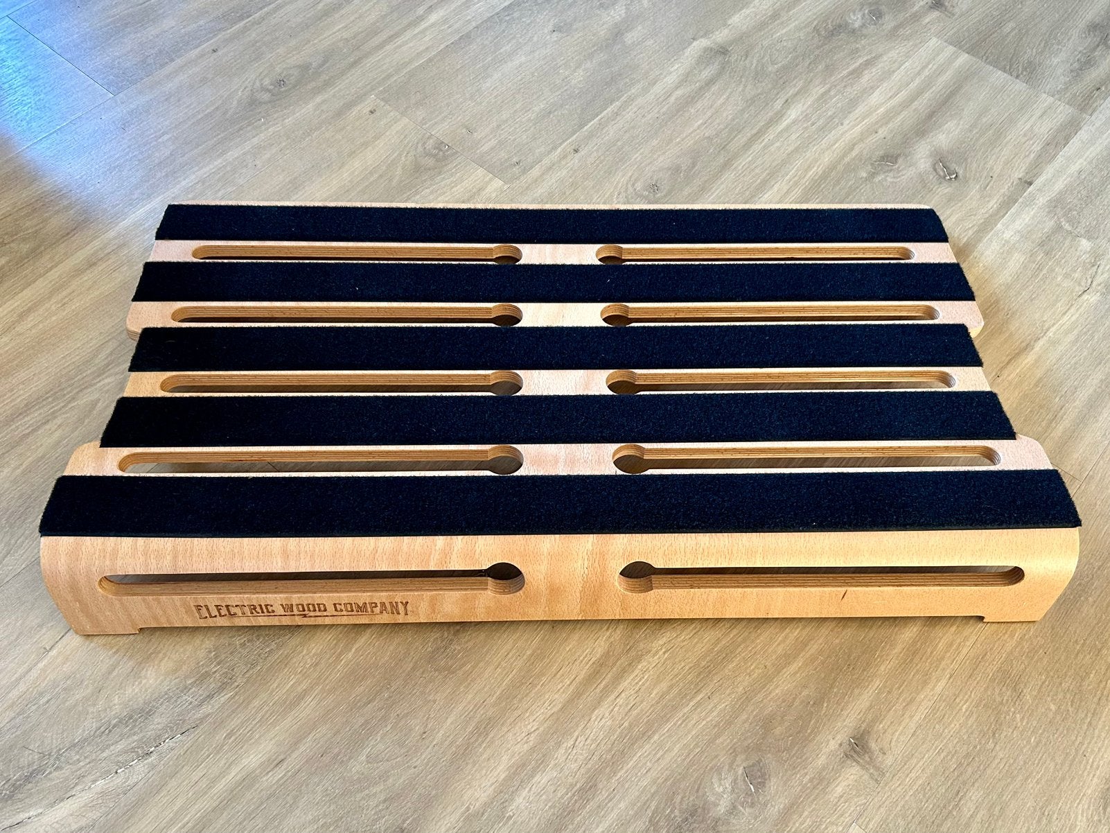Pedalboard EWC 14V (71 x 40 x 9 cm) + Housse, Musique & Instruments, Enlèvement