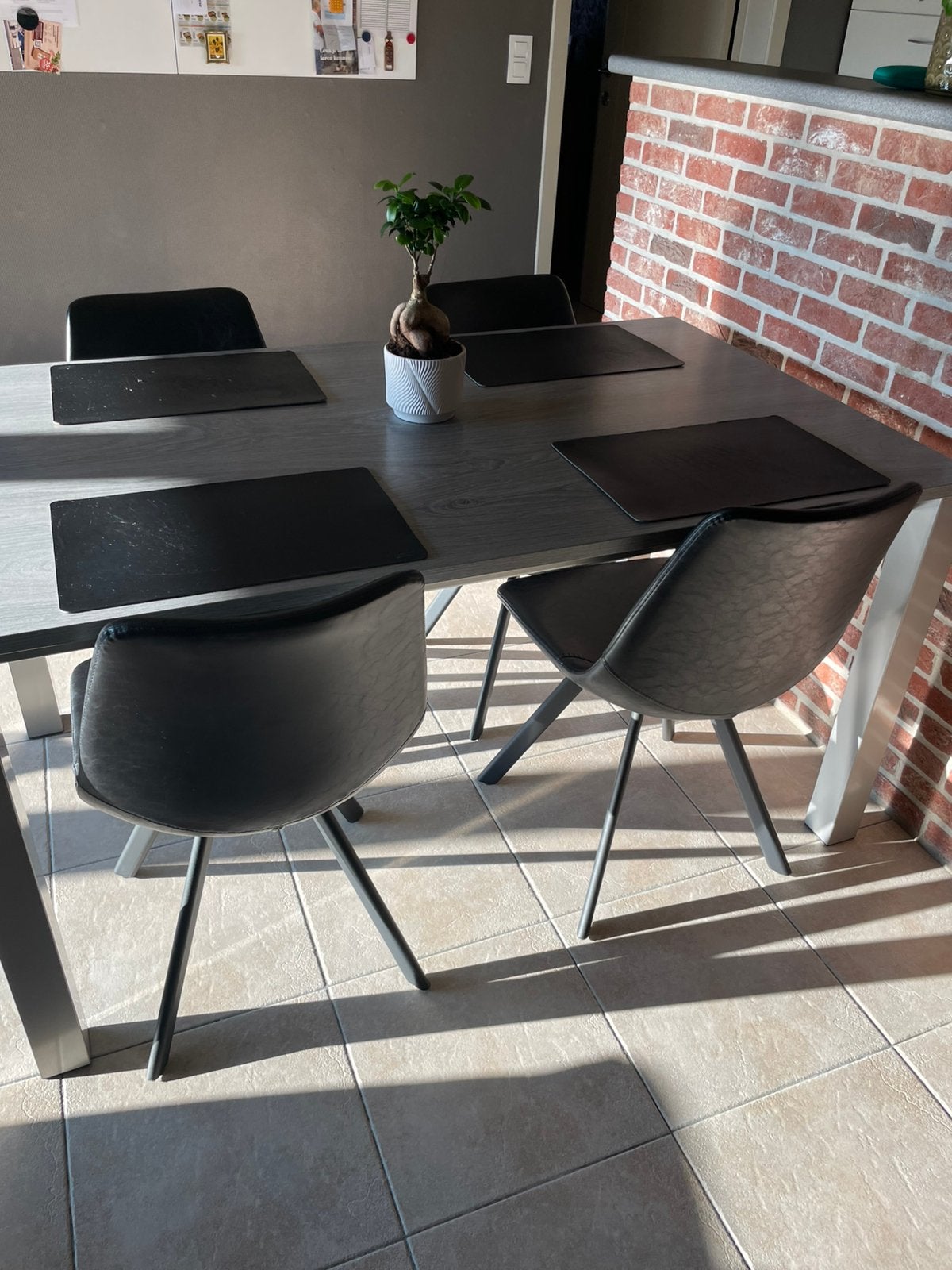 Tafel met 4 stoelen, Ophalen, Zo goed als nieuw