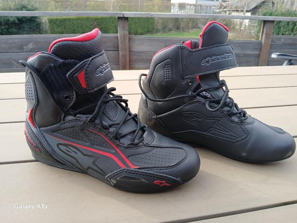 Bottines moto, Enlèvement, Femmes