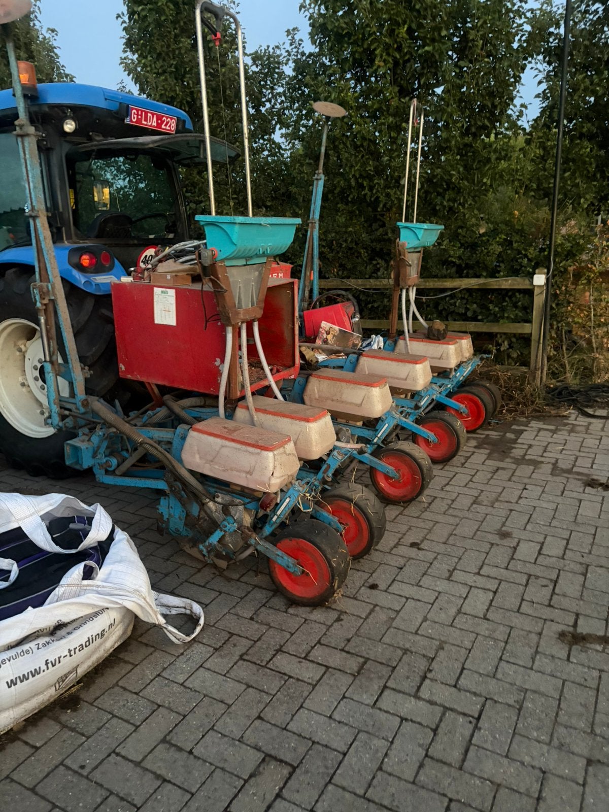 Maiszaaimachine, Zakelijke goederen, Ophalen