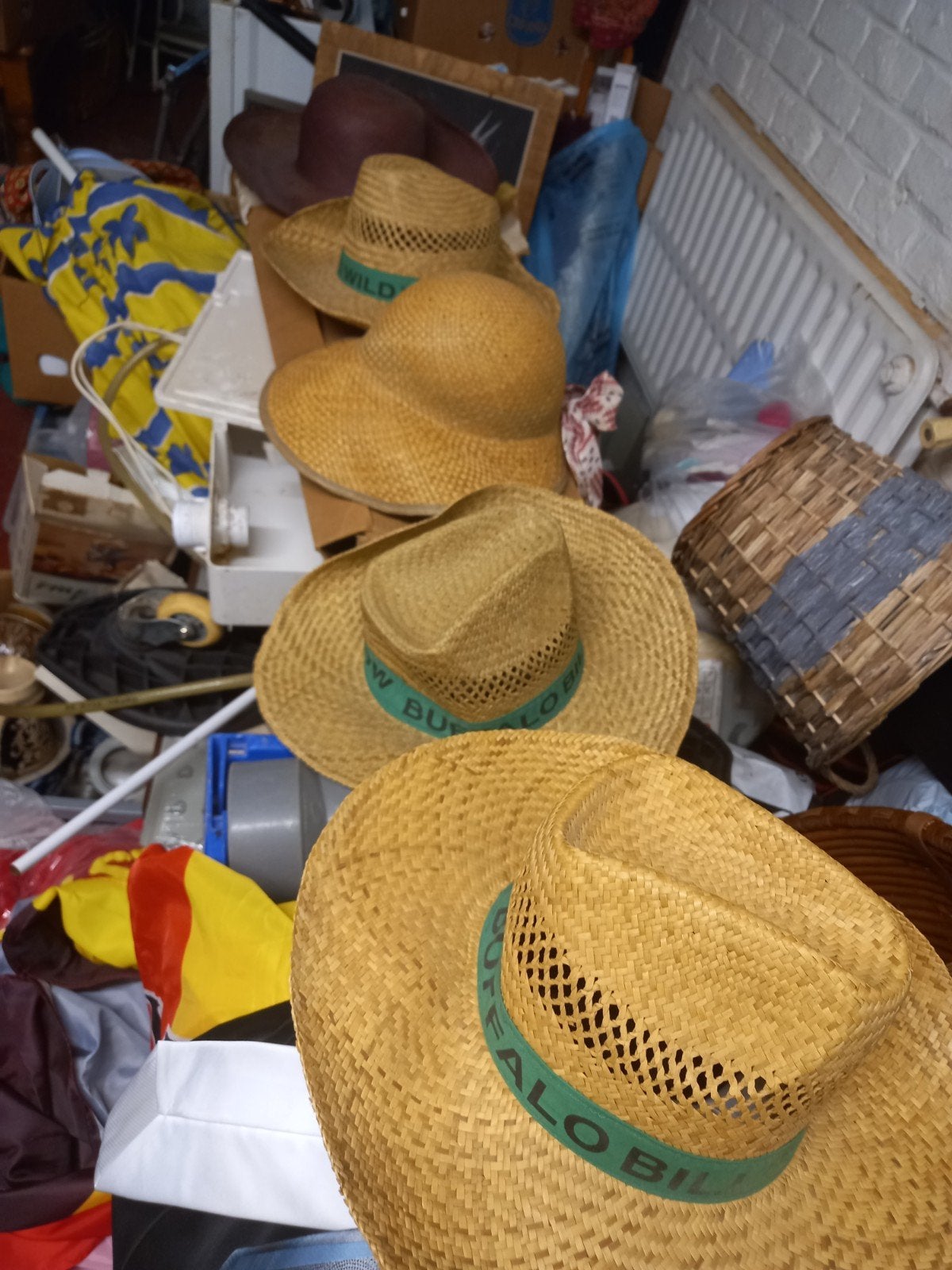 lot 5 chapeau, Enlèvement, Chapeau