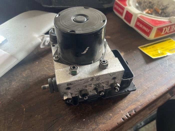 ABS Pomp van een Volkswagen Polo, Gebruikt, -, Volkswagen, -