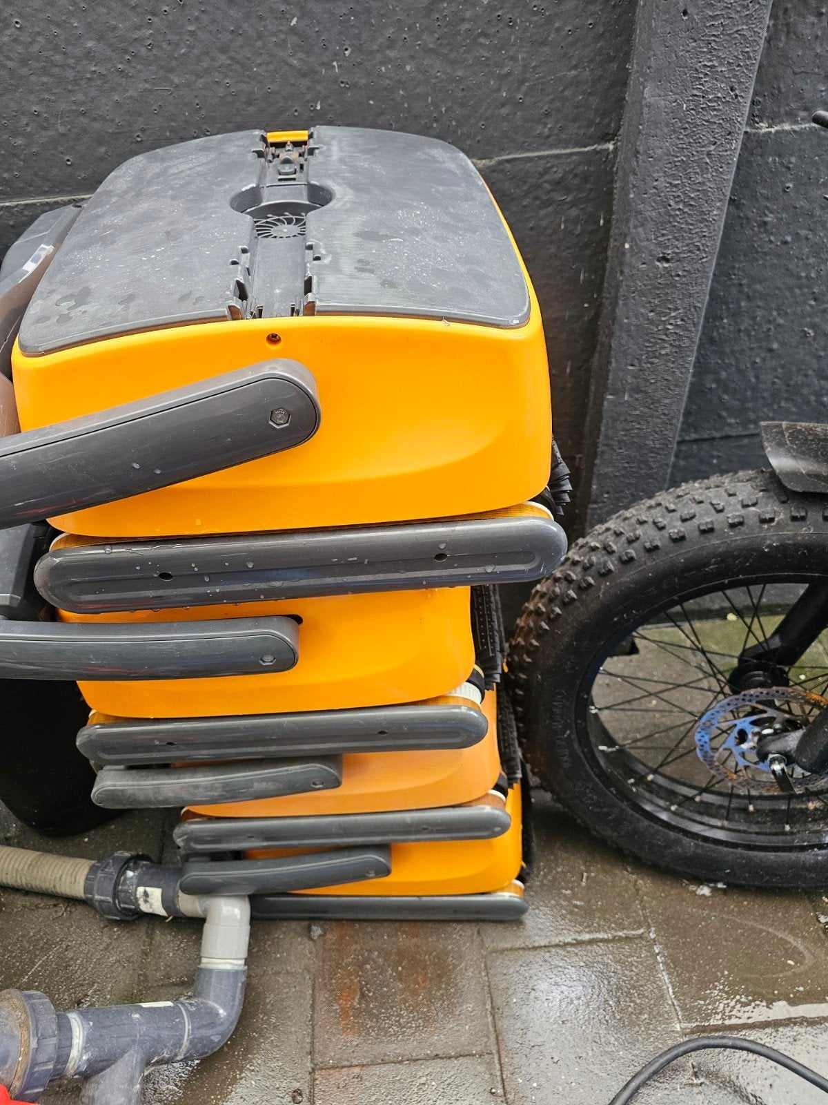 4 stuks draadloze zwembadrobots moeten nagezien worden, Ophalen