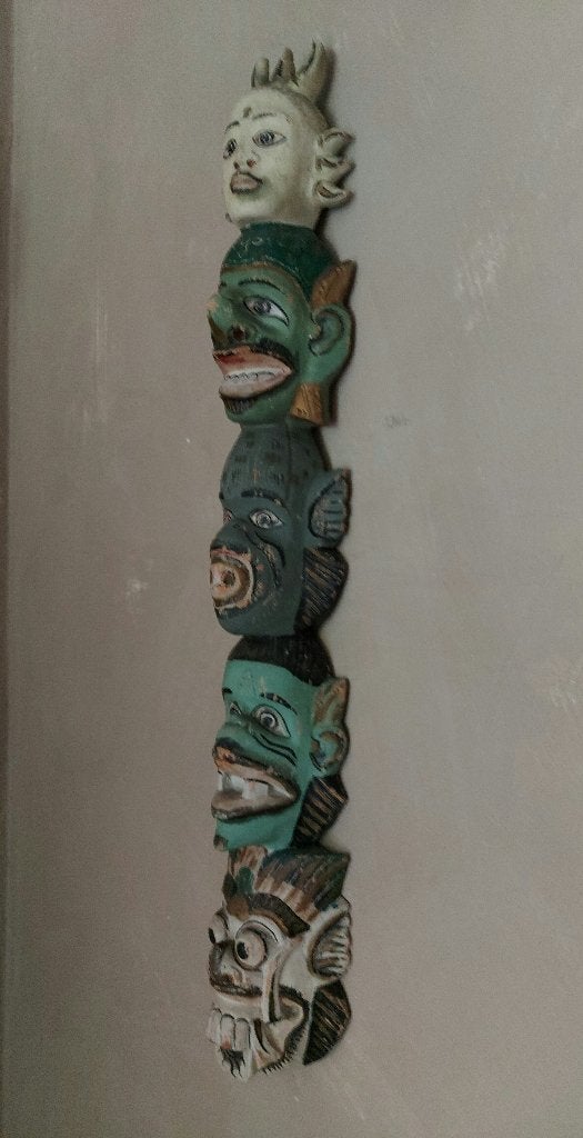 totem in hout, Bali - gestapelde maskers, Antiek en Kunst, Kunst | Niet-Westerse kunst, Ophalen of Verzenden, Hout