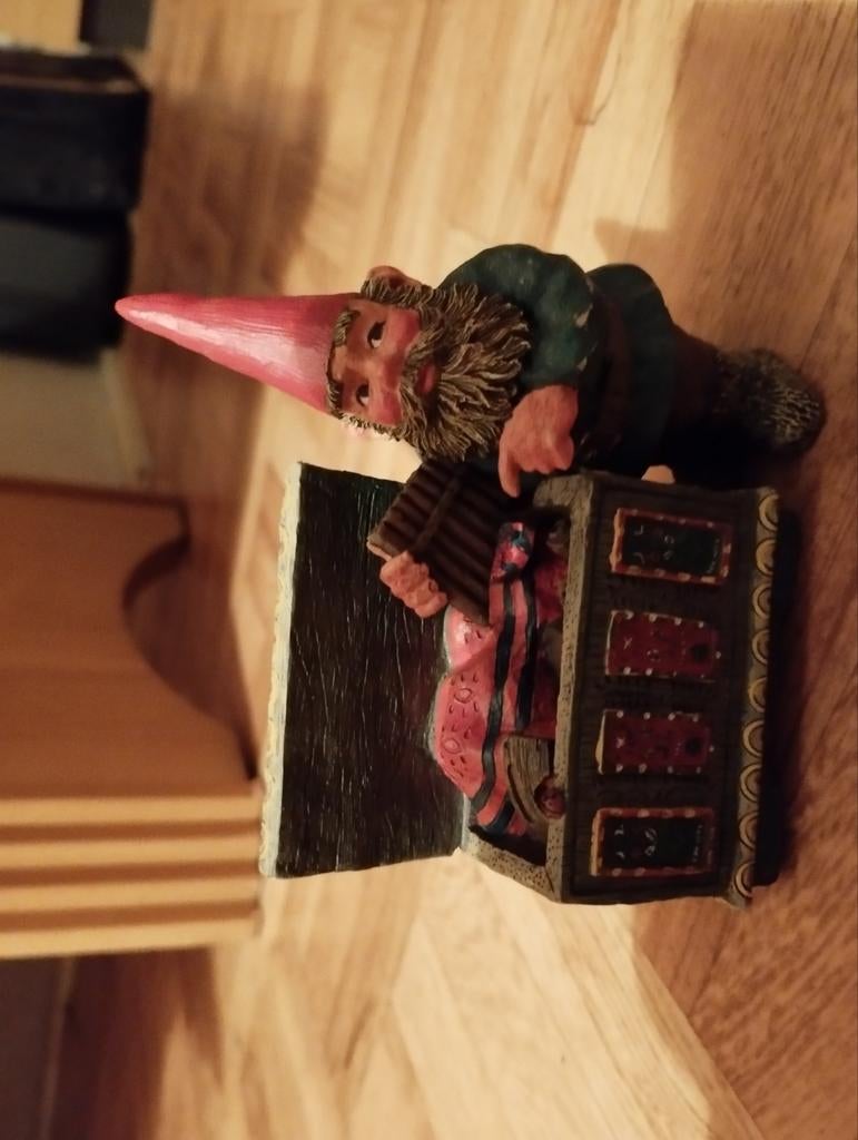 Een speciaal beeldje een kabauter met speciale stempel gedru, Ophalen