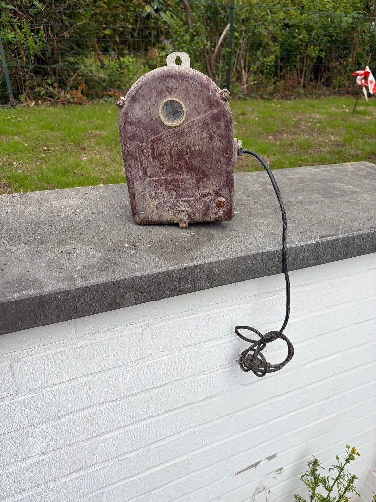 Ancien électrificateur de clôture NERVUS – Vintage, Enlèvement