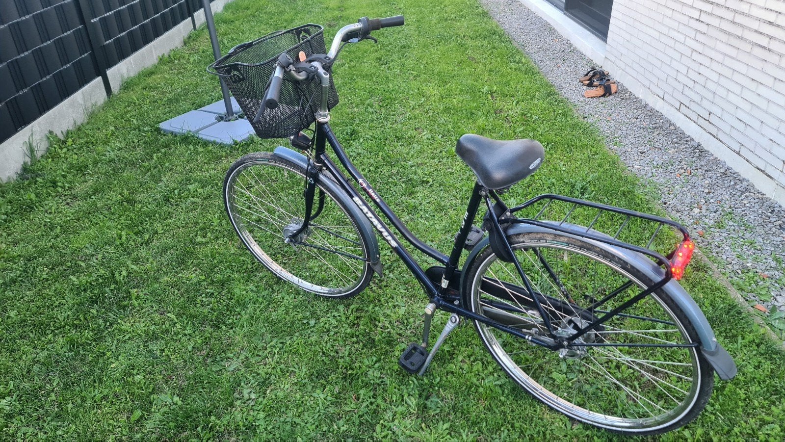 Damesfiets - 28 inch - axa slot - met mand, Fietsen en Brommers, Ophalen, Gebruikt, Batavus, Versnellingen