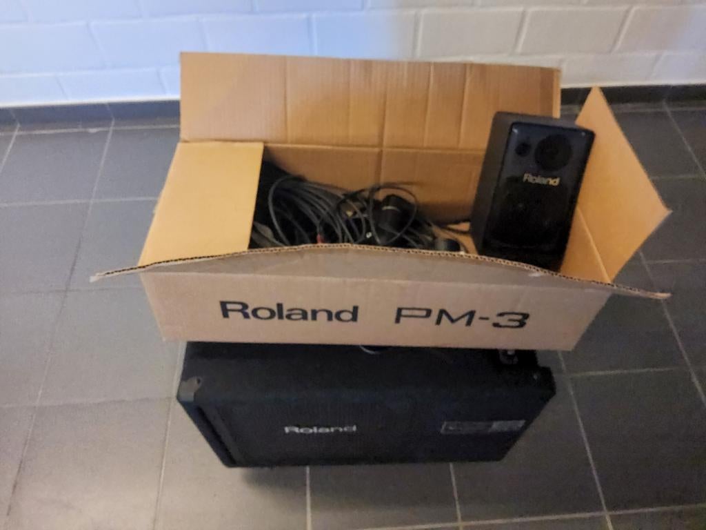 Roland drum monitor, Enlèvement, Comme neuf