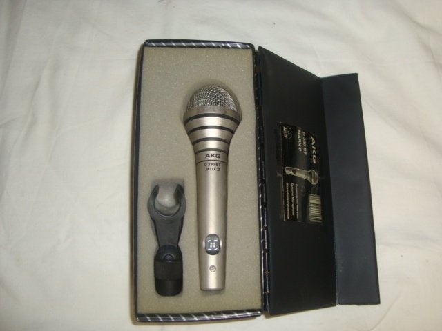 Utilisé : microphone AKG D330BT MARK II 20260407, Musique & Instruments, Enlèvement ou Envoi, Utilisé, Micro chant