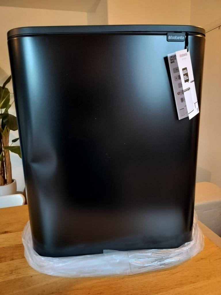 Brabantia Touch mat zwart 60 liter (vraag voor 2x30) NIEUW!, 50 tot 75 cm, Nieuw, 40 liter of meer, Ophalen of Verzenden