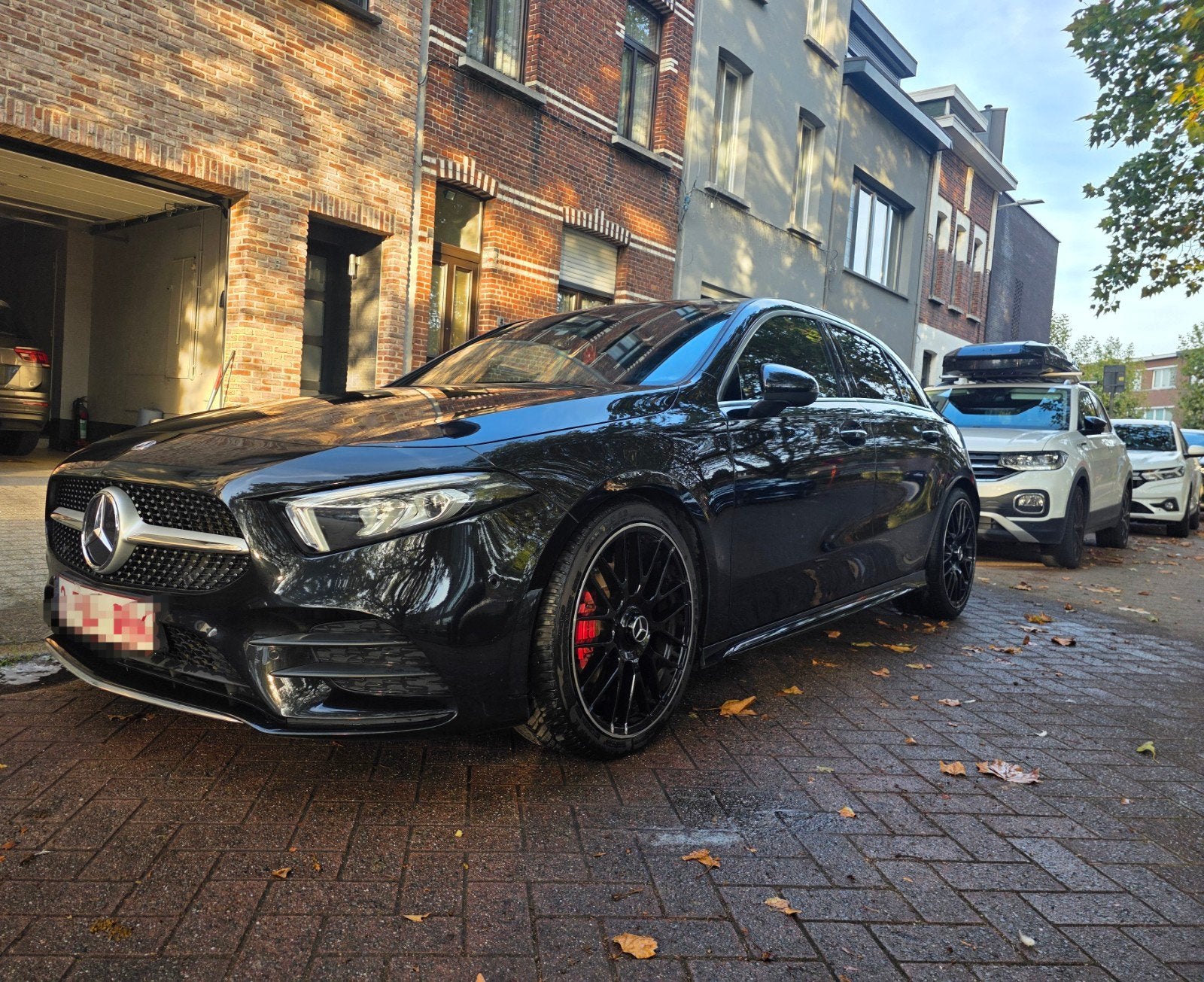 Mercedes A180 AMG pack, Auto's, 1345 kg, 4 cilinders, Leder en Stof, Zwart