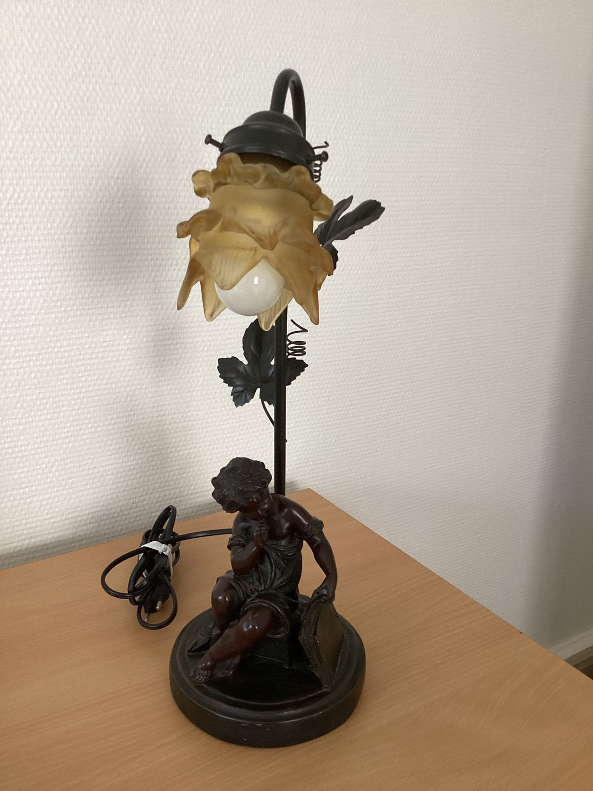 Art nouveau tafellamp, Enlèvement