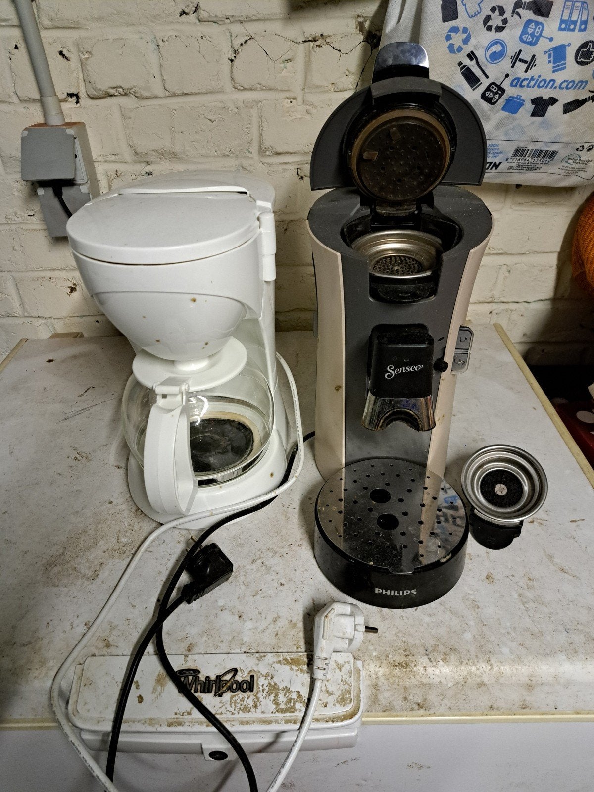 deux types de machines à café, Enlèvement ou Envoi