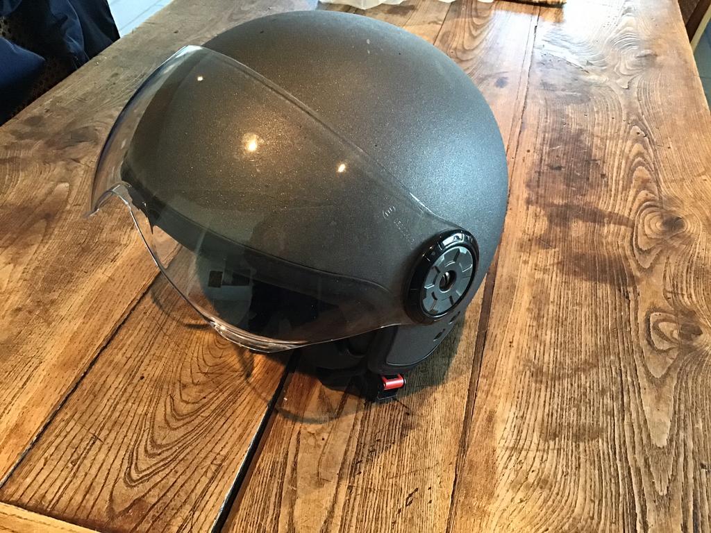 HELM, Fietsen en Brommers, Ophalen of Verzenden, Zo goed als nieuw