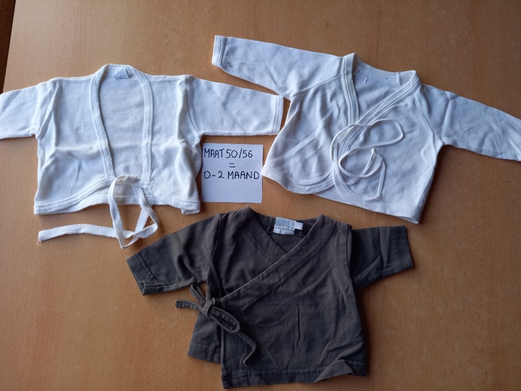 Nieuwstaat overslaghemdje baby maat 50-56, Ophalen of Verzenden, Zo goed als nieuw, Jongetje of Meisje, Overhemdje of Bloesje