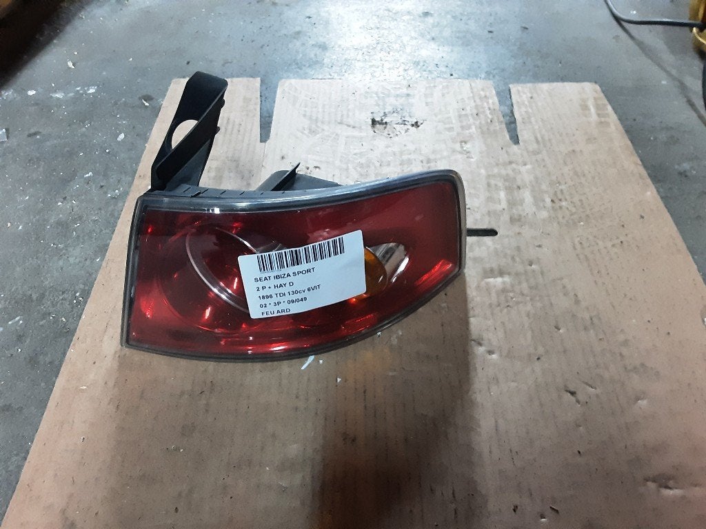 FEU ARRIÈRE DROIT Seat Ibiza III (6L1) (6L6945096A), Mevr. I. Hauben, Utilisé, Rue de l'Espoir 34 34
4030  GRIVEGNÉE, BE, Info@Collignon.be