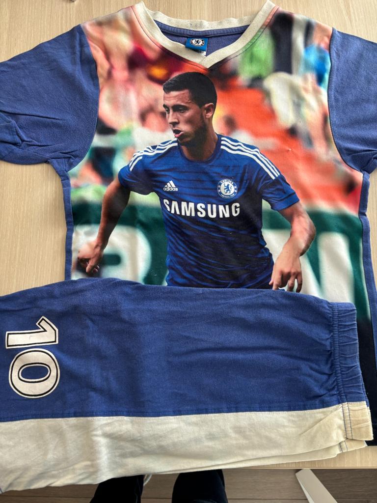 Voetbalpyama Chelsea Eden Hazard maat 134/140, Nacht- of Onderkleding, Gebruikt, Ophalen of Verzenden, Jongen