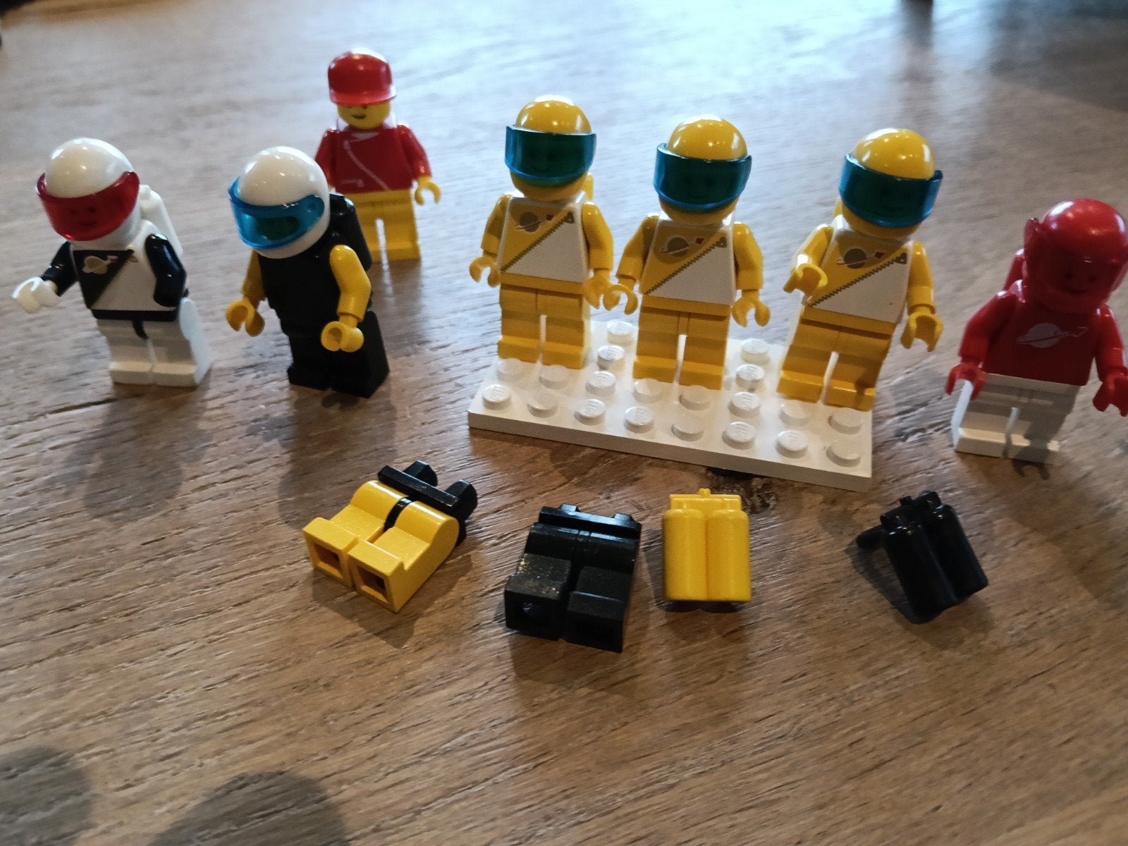 Lego figuurtjes, Ophalen