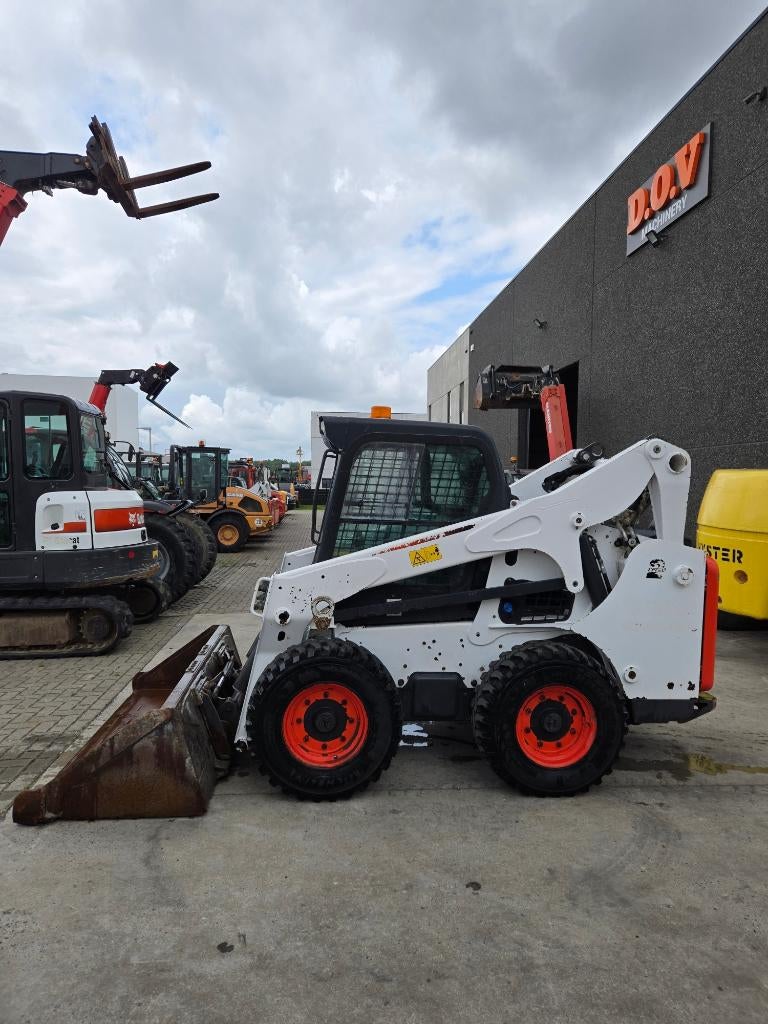 Bobcat S770, Ophalen, Wiellader of Shovel