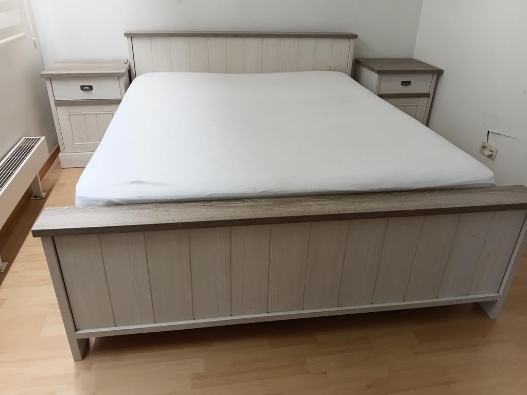 Bed 160x200 kommode kast, Huis en Inrichting, Slaapkamer | Bedden, Ophalen