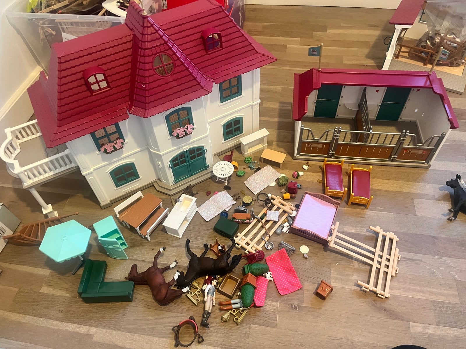 schleich HORSE CLUB - Lakeside Landhuis en -stal - 42706, Ophalen of Verzenden, Zo goed als nieuw