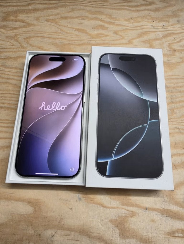 Iphone 16 Pro natural titanium 256GB, Télécoms, Enlèvement ou Envoi, 88 %, Comme neuf, Sans abonnement