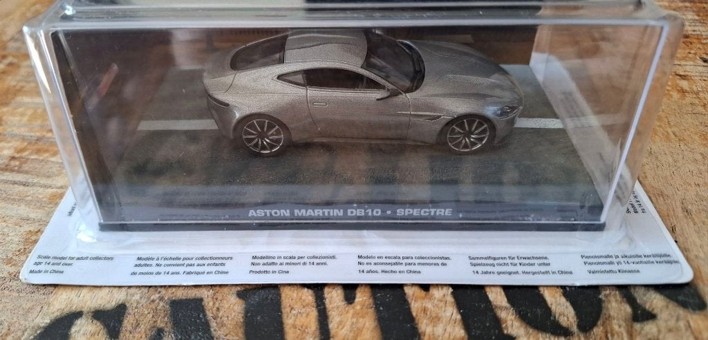 JAMES BOND 007 ASTON MARTIN DB10 1/43 IXO UH Neuve + Boite, Enlèvement ou Envoi, Neuf, Voiture, Universal Hobbies