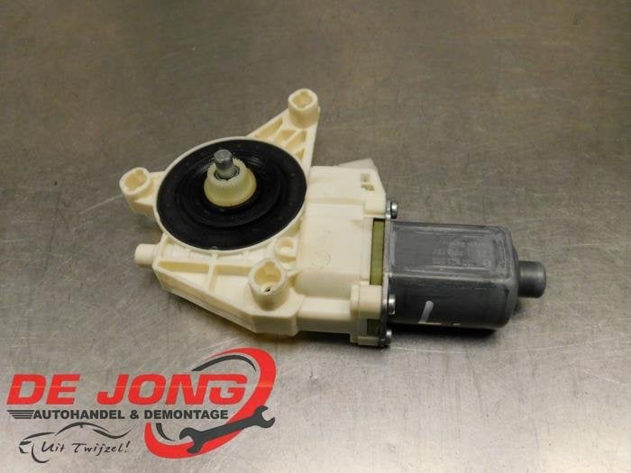 Moteur de vitre portière d'un Mercedes Vito, Autos : Pièces & Accessoires, 3 mois de garantie, Utilisé, -, -