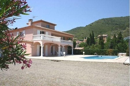 Te huur in Zuid-Frankrijk/Languedoc/ROQUEBRUN, Vakantie, Dorp, Wasmachine, Aan meer of rivier, Languedoc-Roussillon