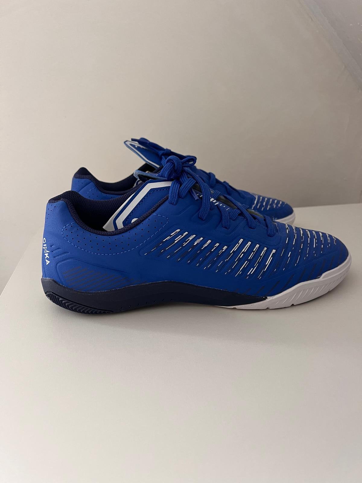 Zaalvoetbalschoenen, Sport en Fitness, Voetbal, Ophalen, Zo goed als nieuw, Schoenen