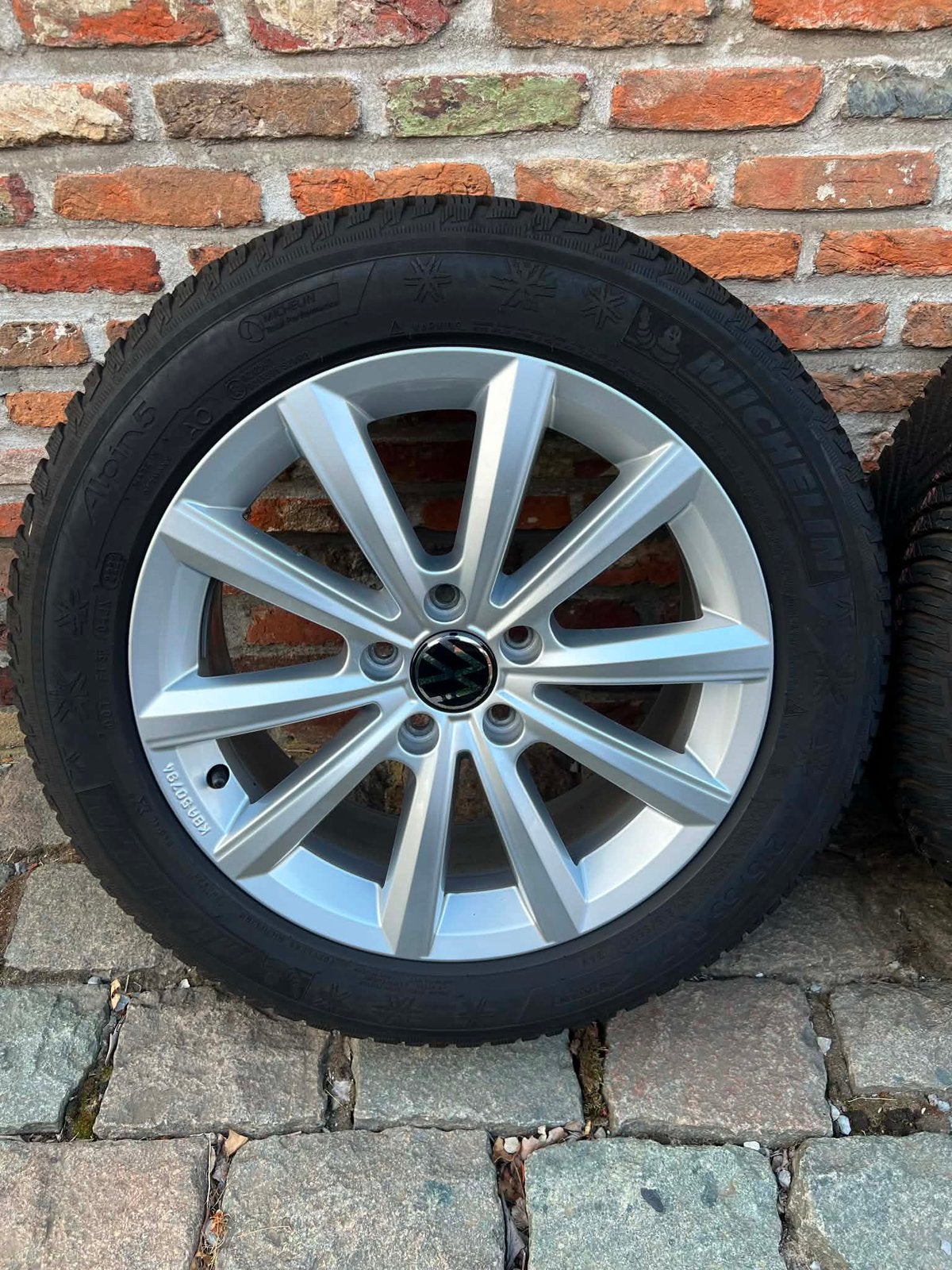 VW T-ROC/PASSAT B8 WINTERSET 215/55/R17 MERANO, Auto-onderdelen, Banden en Velgen, Ophalen, Banden en Velgen, 17 inch, Winterbanden