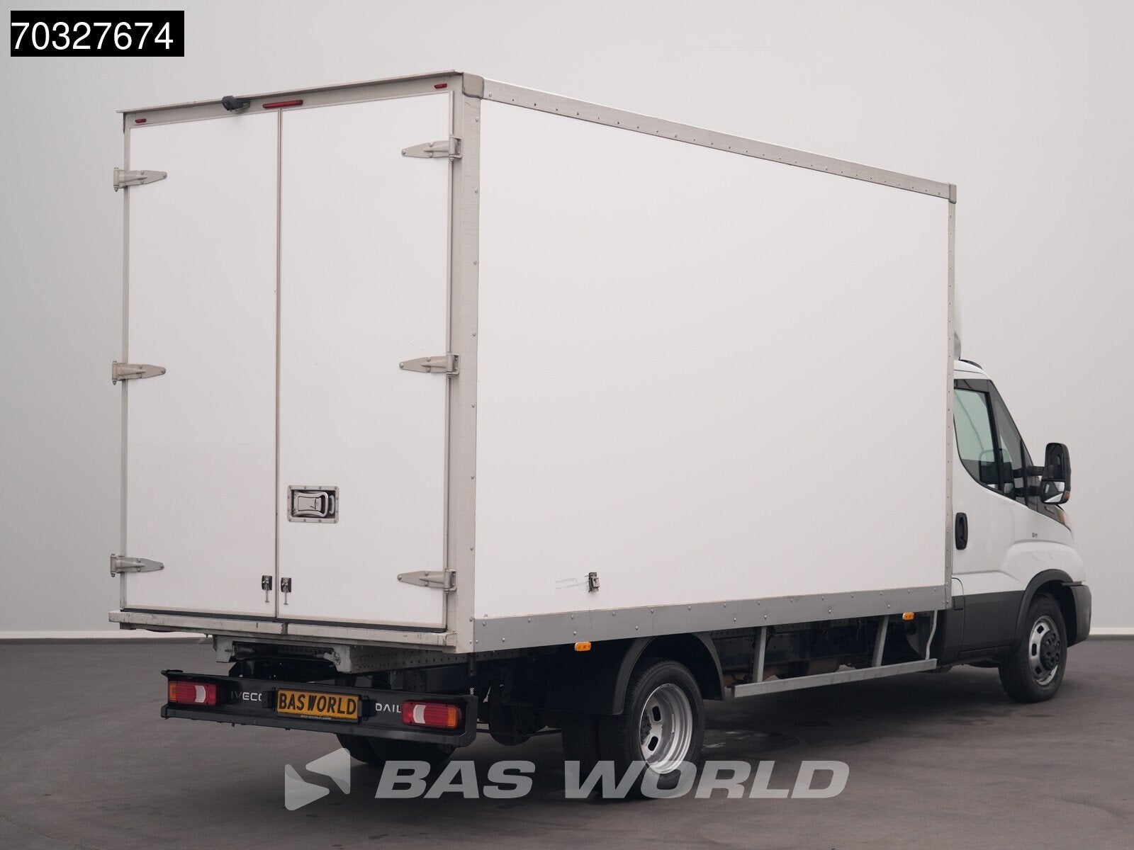 Iveco Daily 35C16 3.0L NEW MODEL Achterdeuren Dubbellucht Ba, Stof, Gebruikt, Euro 6, 4 cilinders