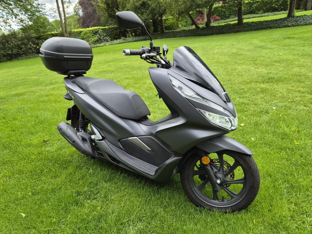 Honda PCX 125 zwart, Motoren, Motoren | Honda, Particulier, Scooter, 11 kW of minder, 1 cilinder, Minimaal motorrijbewijs A1, Automaat