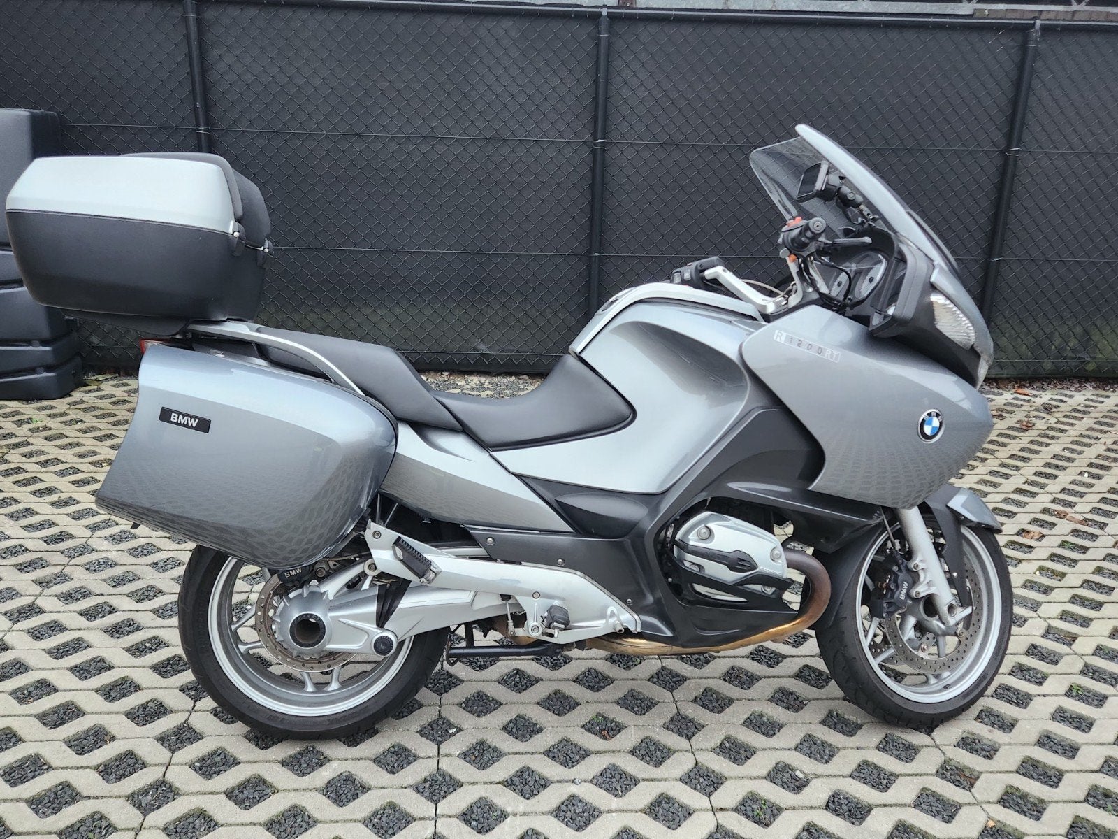 BMW R-1200-RT, Ophalen