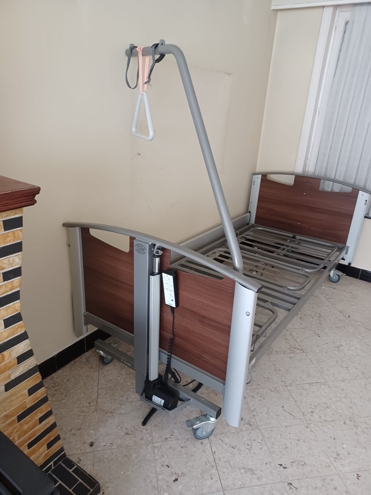 Elektrisch ziekenhuisbed, Enlèvement, Comme neuf