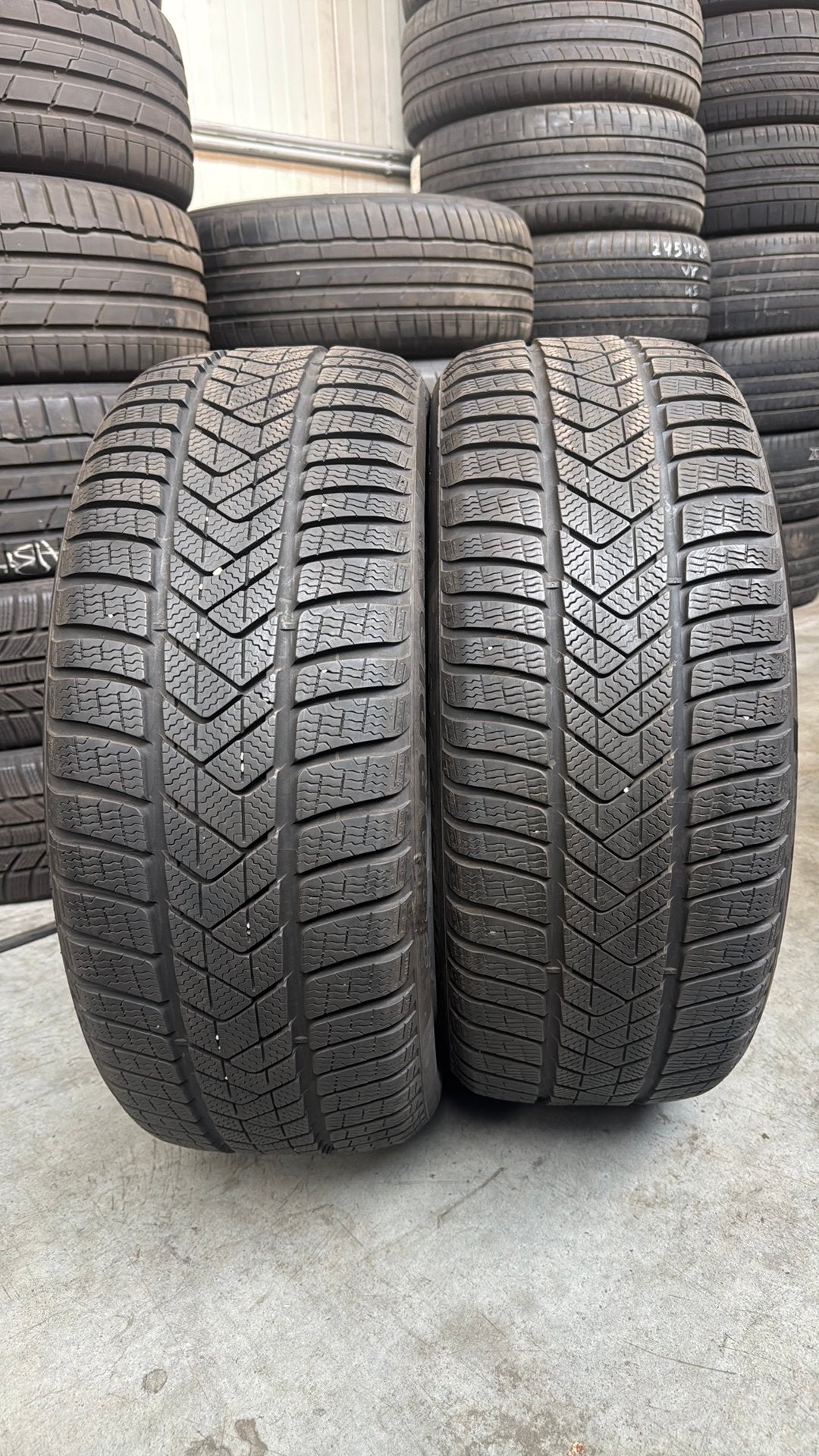 2354520 235/45/20 235/45R20 winterbanden merk Pireeli, Ophalen