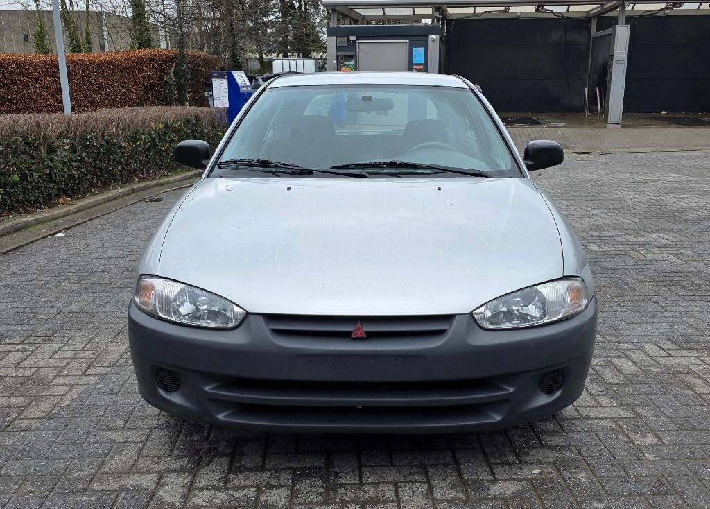 MITSUBISHI COLT 1999 SEULEMENT 37.000KM!!!, Autos, Mitsubishi, Argent ou Gris, Achat, Boîte manuelle, Tissu