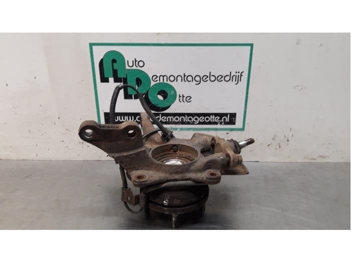 Fusee rechts-voor van een Kia Sportage (Sportage 05-), -, -, Ophalen of Verzenden, -